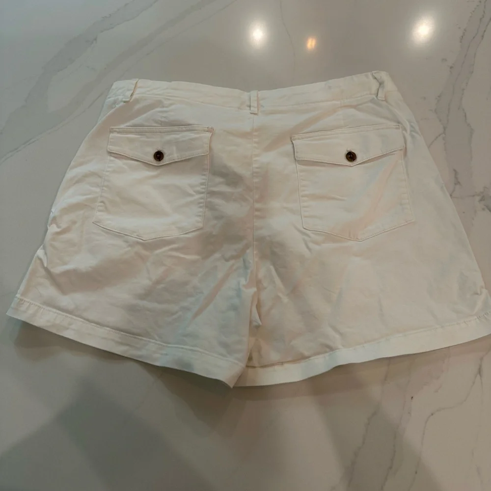 Banana Republic White Cargo Shorts